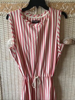 Johnston & Murphy sleeveless dress EUC